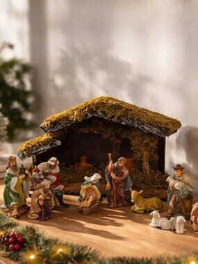 Trim Merry Nativity Set of 11 Hand-Painted Figurines and Stable Vintage
